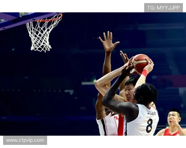 中国篮球队逆袭战胜强敌成功晋级世界杯八强全员表现亮眼展现团队实力 中国篮球队逆袭战胜强敌成功晋级世界杯八强全员表现亮眼展现团队实力